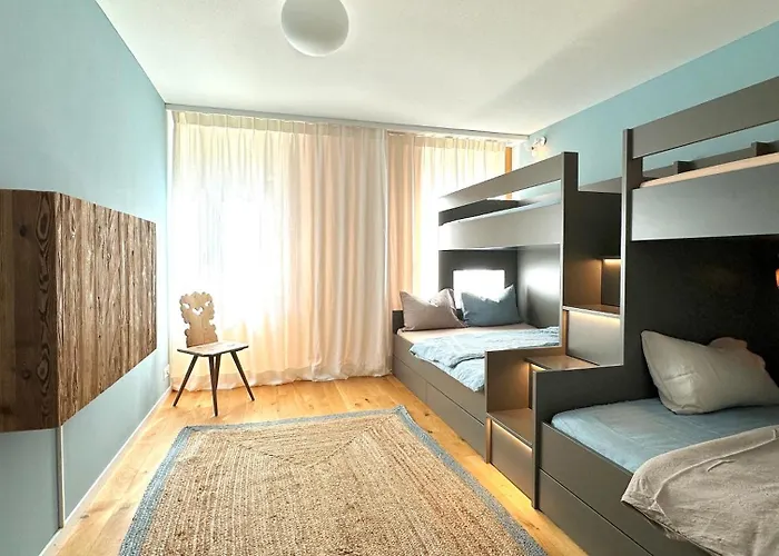 Ski-in Ski-out-apartment Mountain Nest شقة